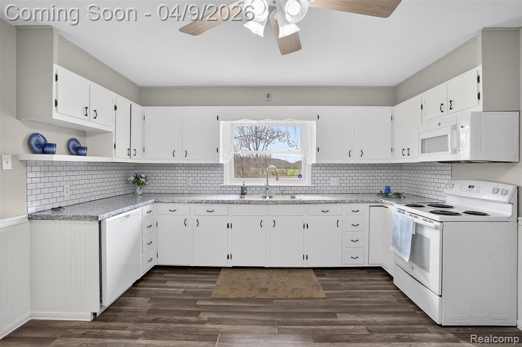 1405 Aiken Road, Owosso, MI 48867 — Photo 11