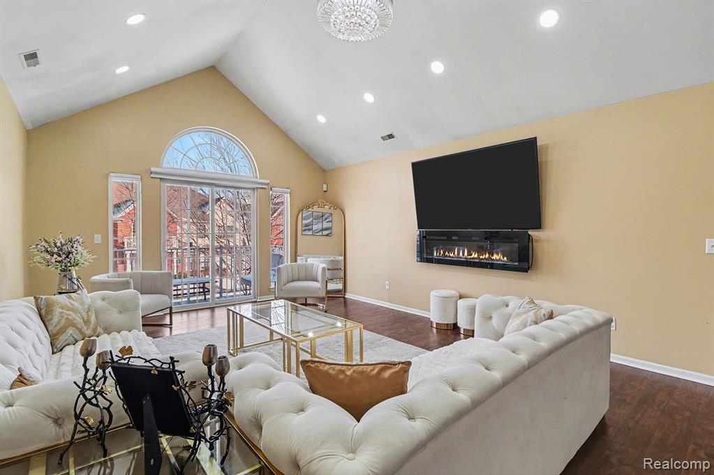 8469 Heywood Circle, Sterling Heights, MI 48312 — Photo 10