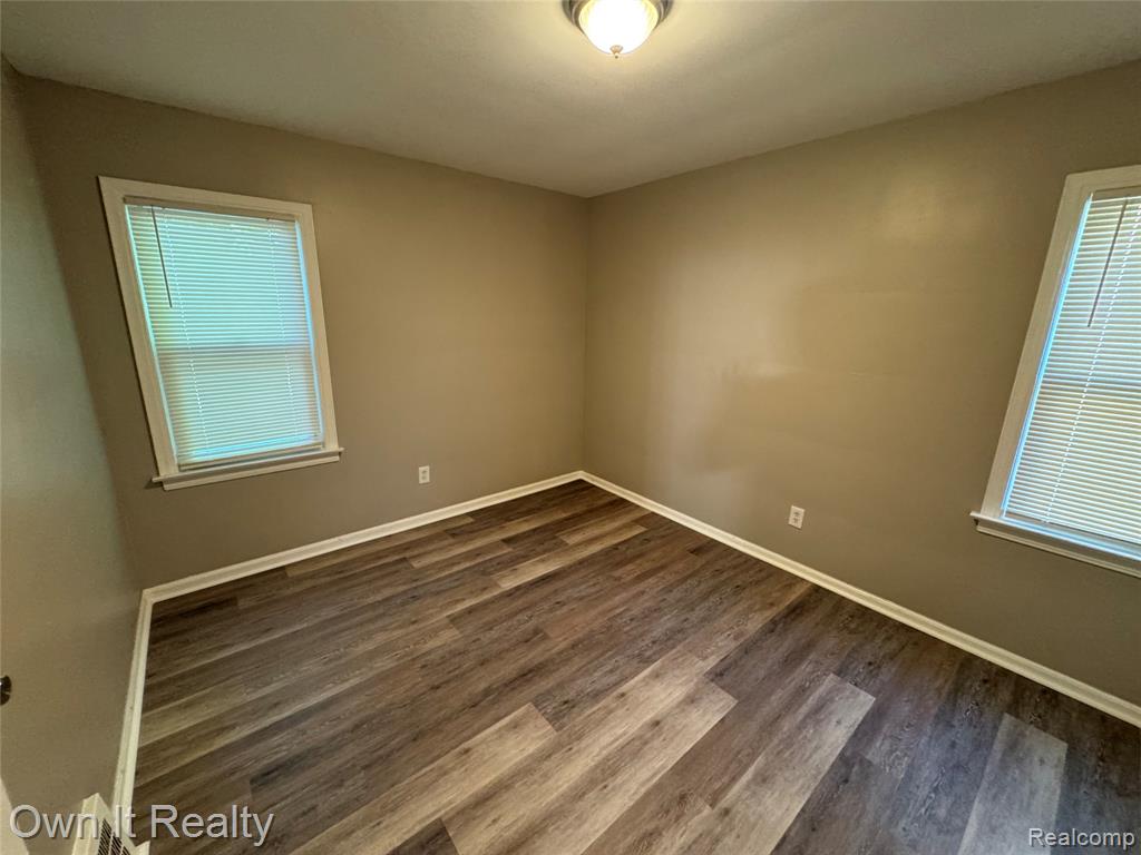7497 W Parkway Street, Detroit, MI 48239 — Photo 8