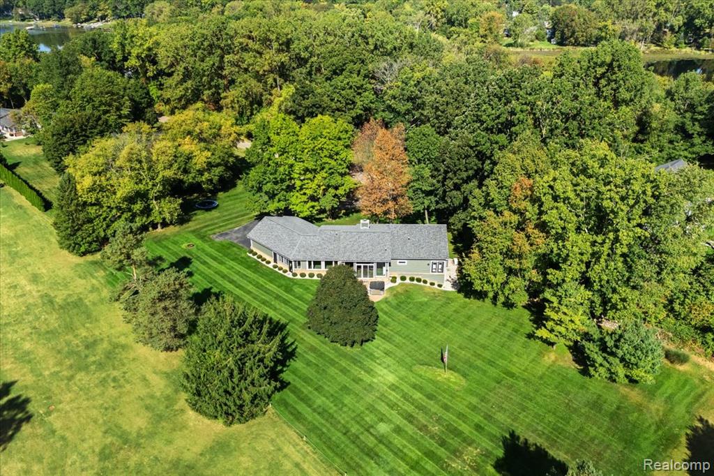 12002 Renfrew Court, Hartland, MI 48353 — Photo 7