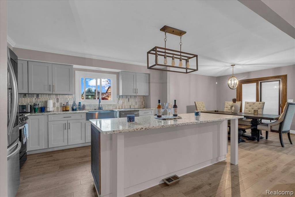 43939 Manitou Drive, Clinton Twp, MI 48038 — Photo 11