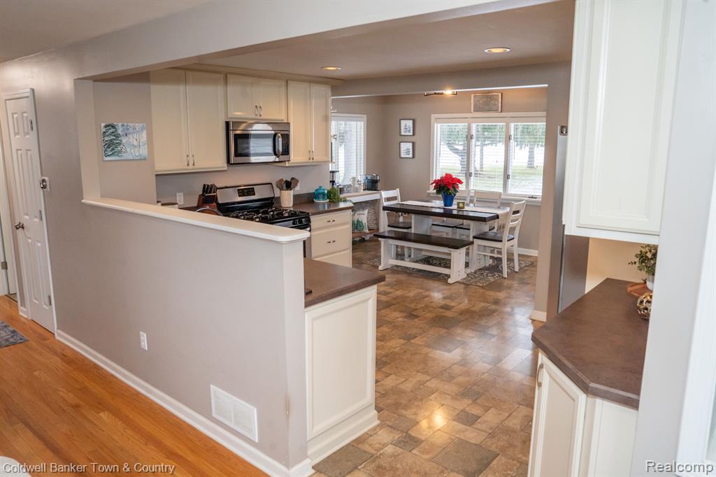 5735 Fowlerville Road, Fowlerville, MI 48836 — Photo 14