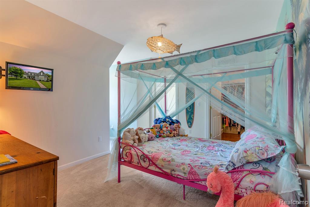5827 WESTWOOD Drive, Grand Blanc, MI 48439 — Photo 40
