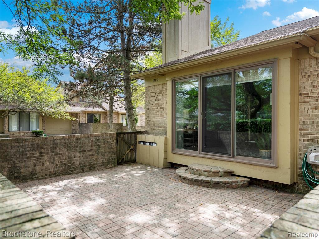 1652 S Hill Circle, Bloomfield Hills, MI 48304 — Photo 35