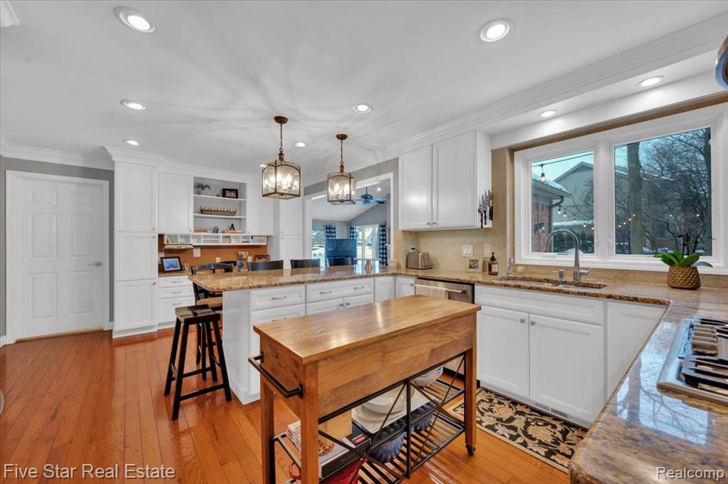 4143 Glencastle Drive, Troy, MI 48098 — Photo 12