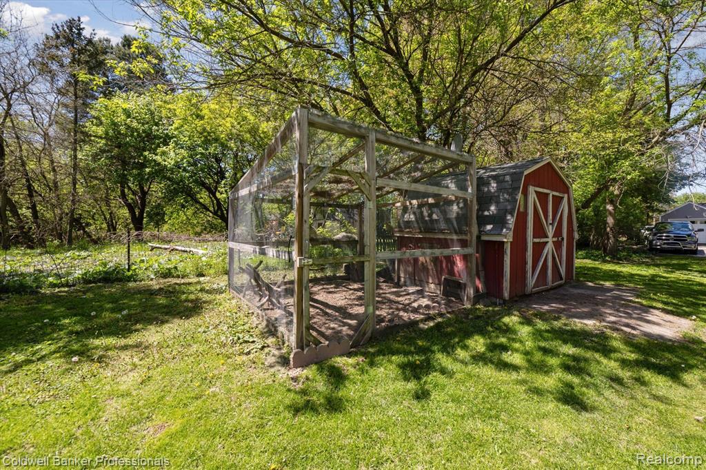 8054 DAVISON Road, Davison, MI 48423 — Photo 44