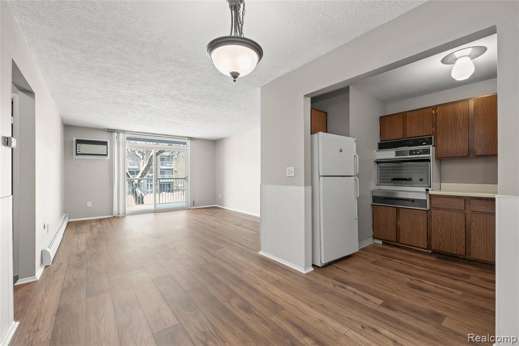 4909 Crooks Road, D6, Royal Oak, MI 48073 — Photo 10