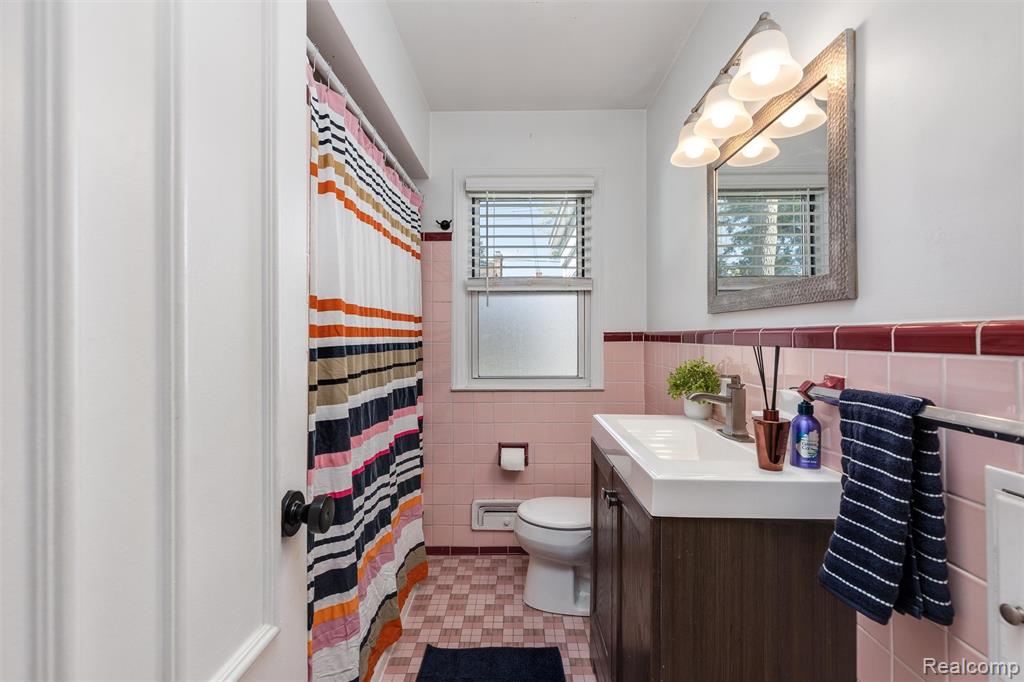 4214 S Verona Circle, Royal Oak, MI 48073 — Photo 11