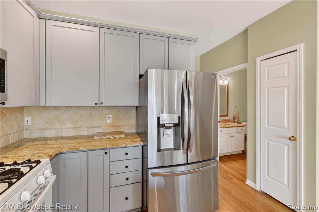 707 Pointe Court, Milford, MI 48381 — Photo 9