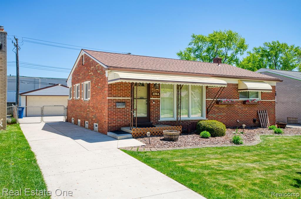 8744 SHARI Drive, Westland, MI — Photo 3