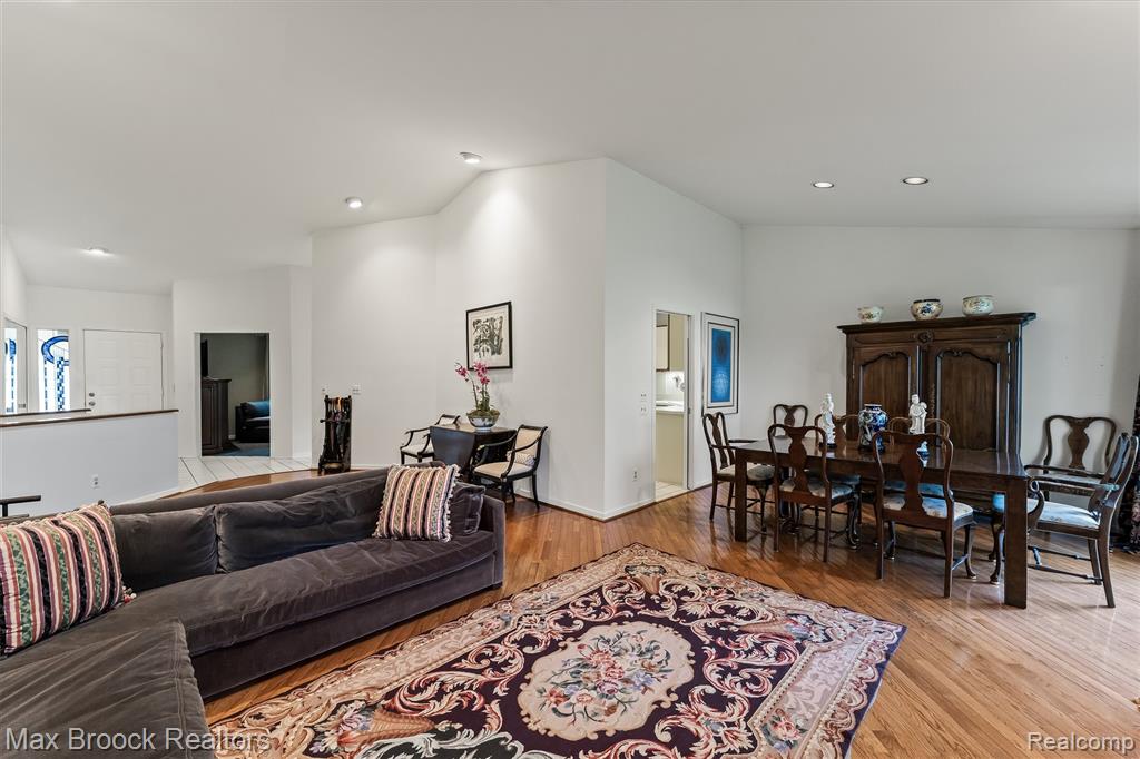 4159 Foxpointe Drive, West Bloomfield, MI 48323 — Photo 11