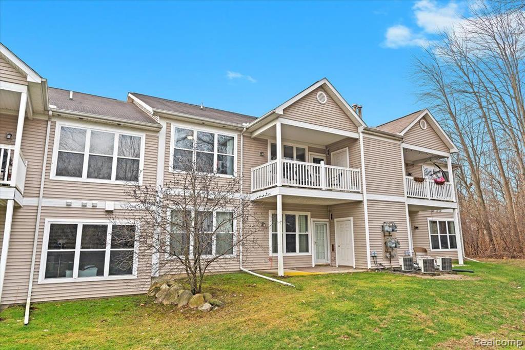 8105 AUTUMN WOODS Trail, Ypsilanti, MI 48198 — Photo 30