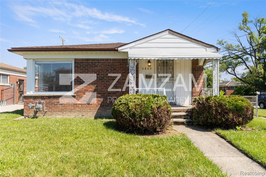 6869 Buhr Street, Hamtramck, MI 48212