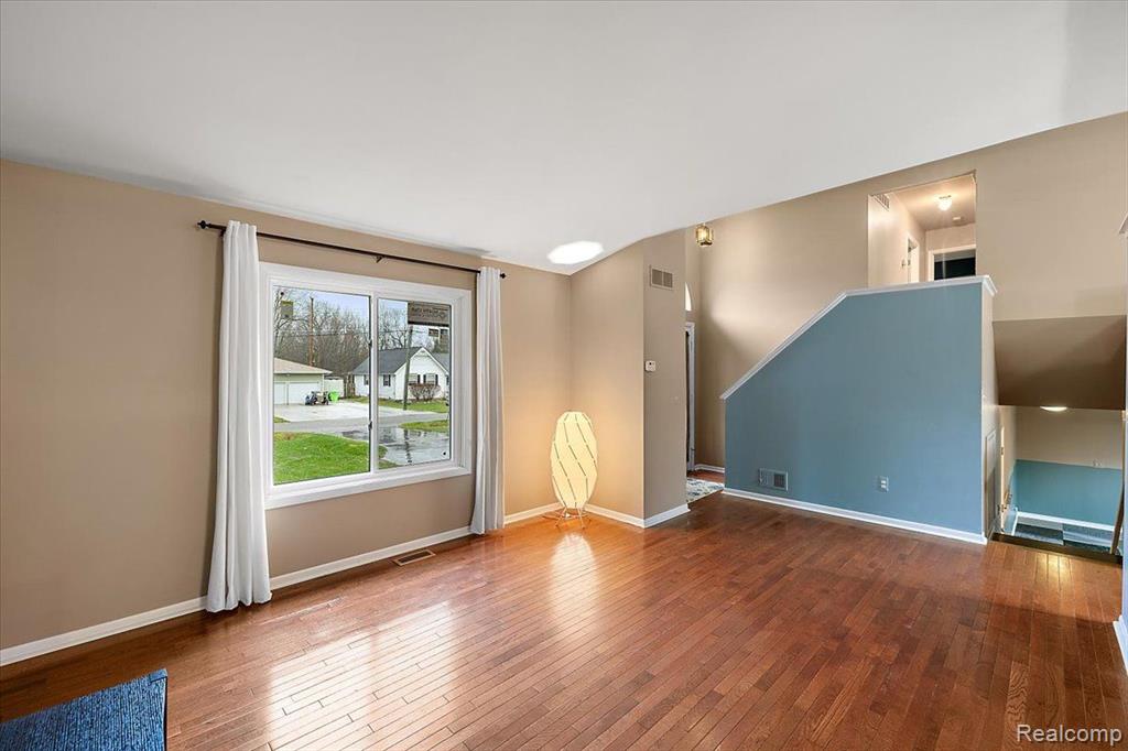 7139 Redmond Street, Waterford, MI 48327 — Photo 17