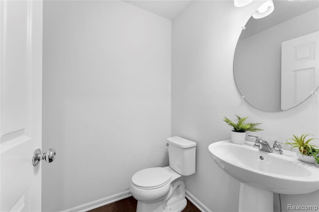 48430 Shagbark Lane, Belleville, MI 48111 — Photo 24