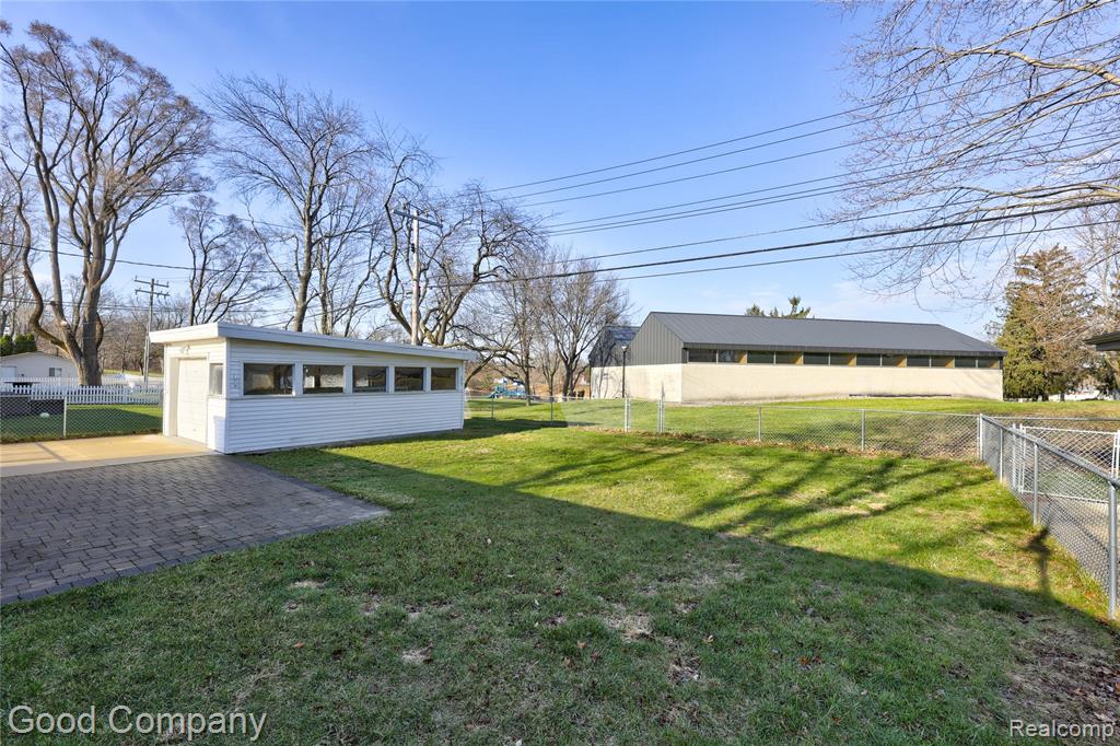 1303 Sycamore Drive, Rochester Hills, MI 48307 — Photo 47