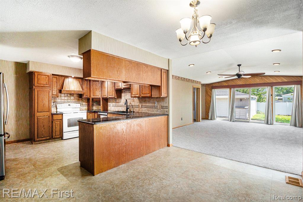 40034 Kristen Drive, Sterling Heights, MI 48310 — Photo 6