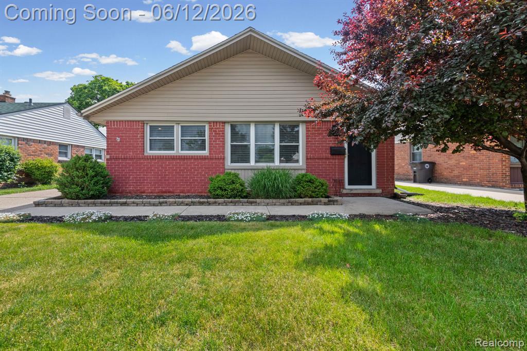 18525 Hinton Street, Riverview, MI 48193