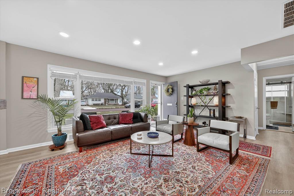 15636 Kirkshire Avenue, Beverly Hills, MI 48025 — Photo 10