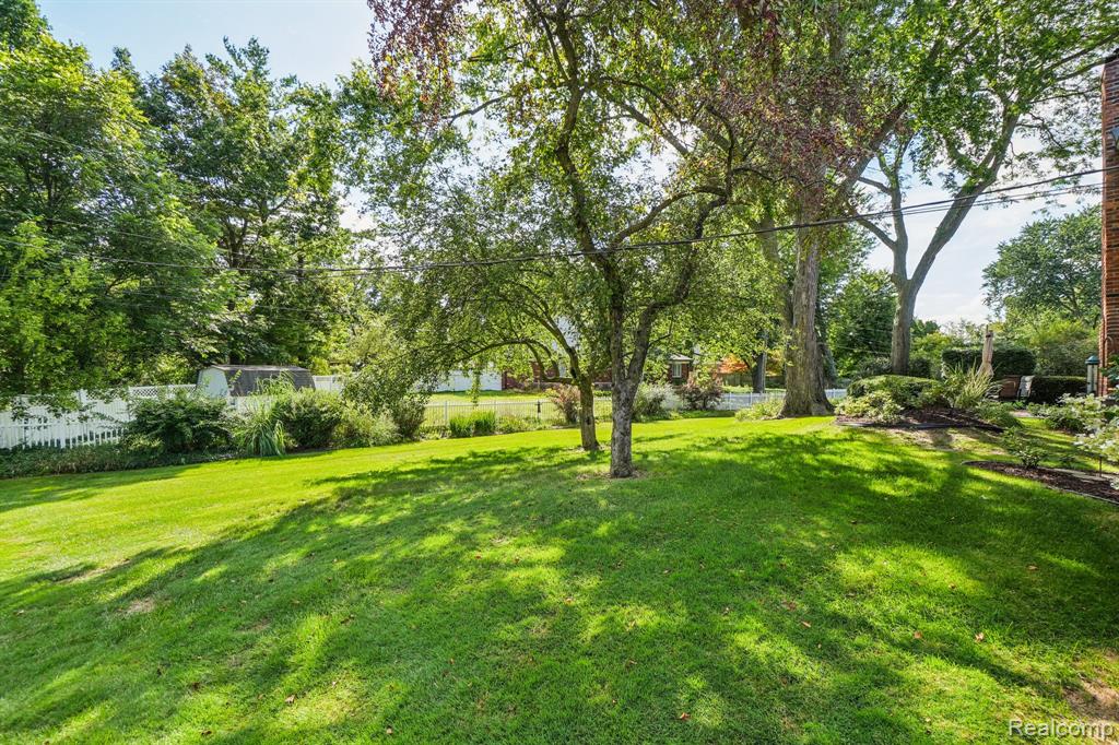 5372 Fieldcrest Drive, Shelby Twp, MI 48316 — Photo 37