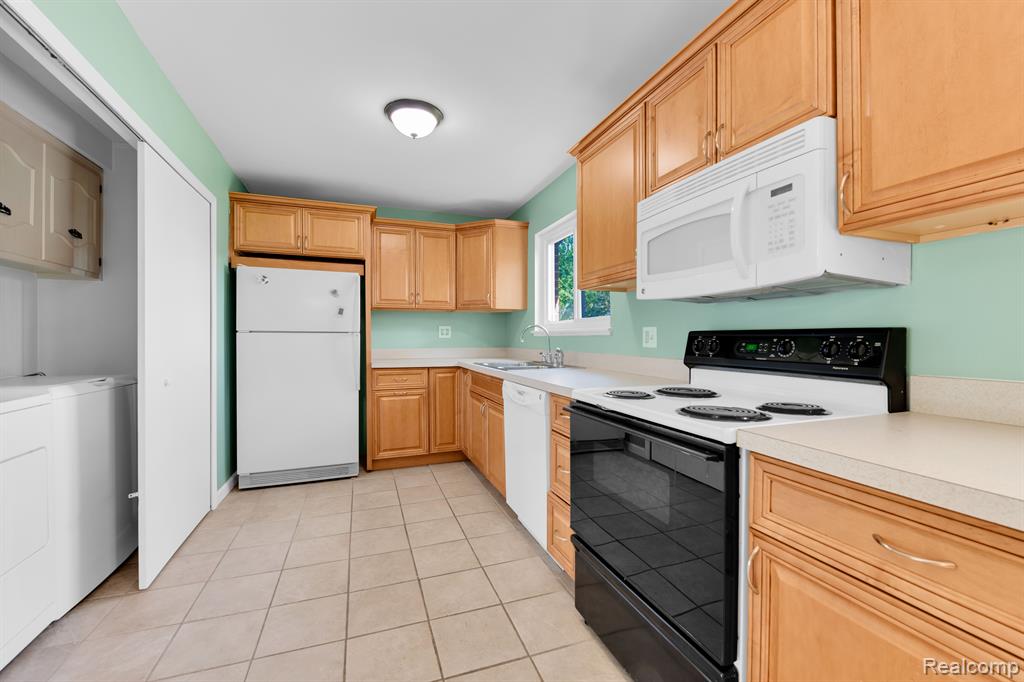 4640 ARDEN Avenue, Warren, MI 48092 — Photo 13