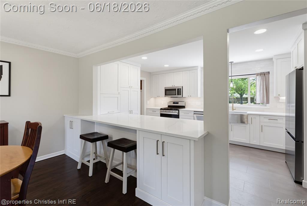 30130 Marimoor Street, Beverly Hills, MI 48025 — Photo 11