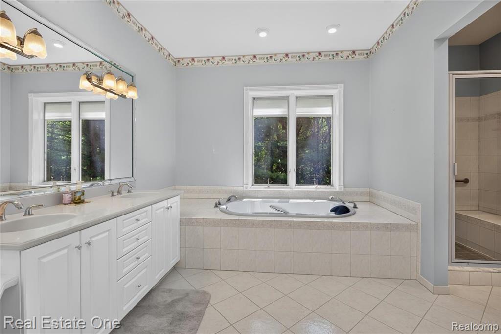 425 Courtney Road, Leonard, MI 48367 — Photo 44
