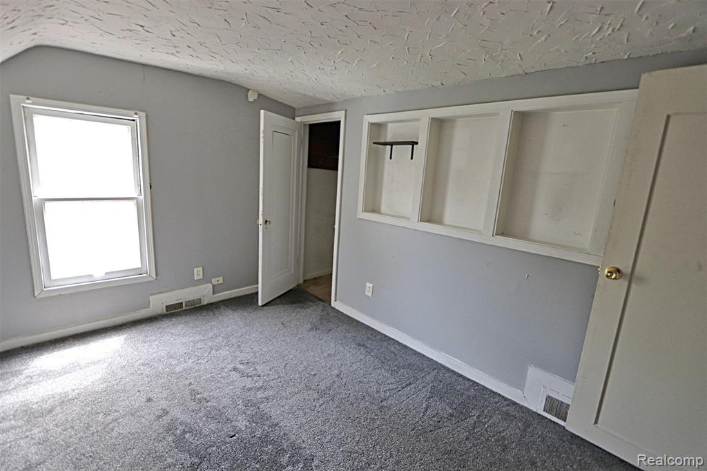 19361 Wakenden, Redford, MI 48240 — Photo 20