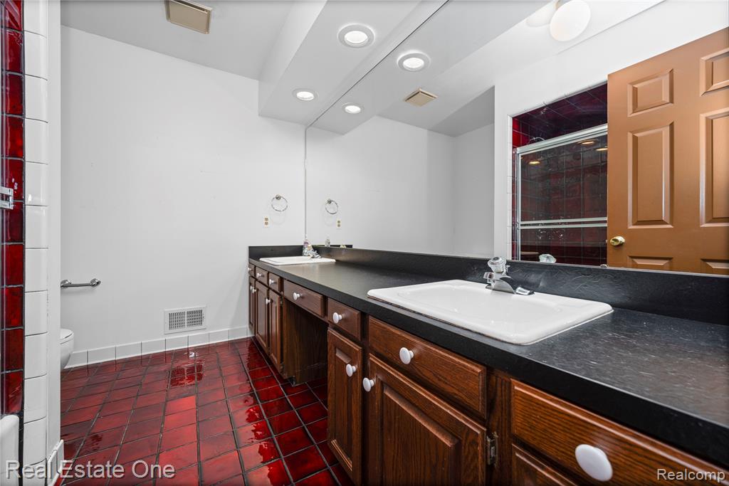 4279 Pine Lane, West Bloomfield, MI 48323 — Photo 22