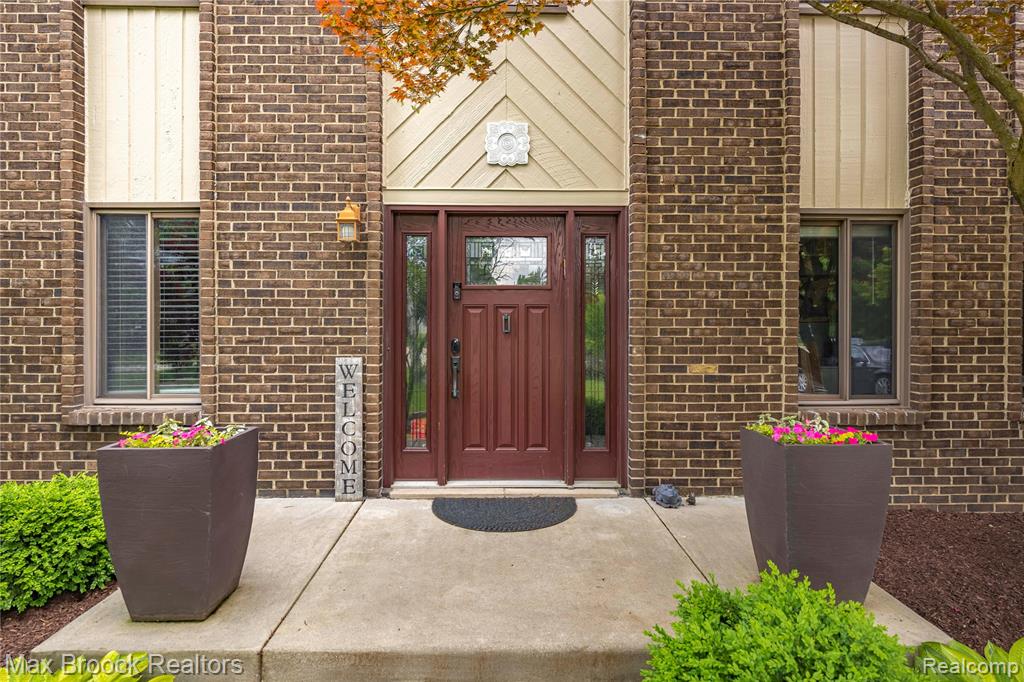 6247 Carpathian Court, West Bloomfield, MI 48324 — Photo 48
