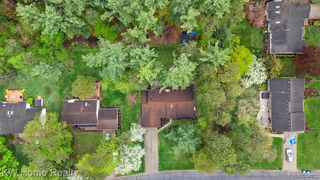 4143 EMERALD PINES Drive, Commerce Twp, MI 48390 — Photo 60