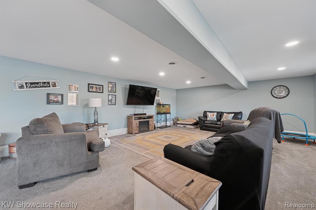 1112 W Cook Road, Grand Blanc, MI 48439 — Photo 40