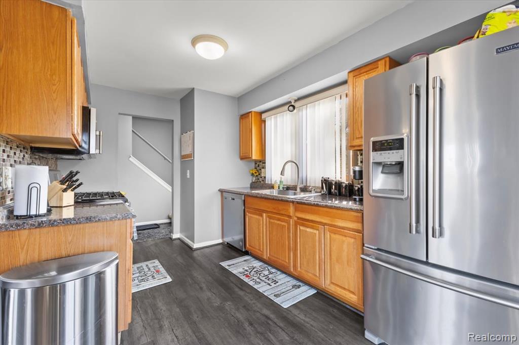 203 Lac Sainte Claire Drive, Saint Clair Shores, MI, 48082