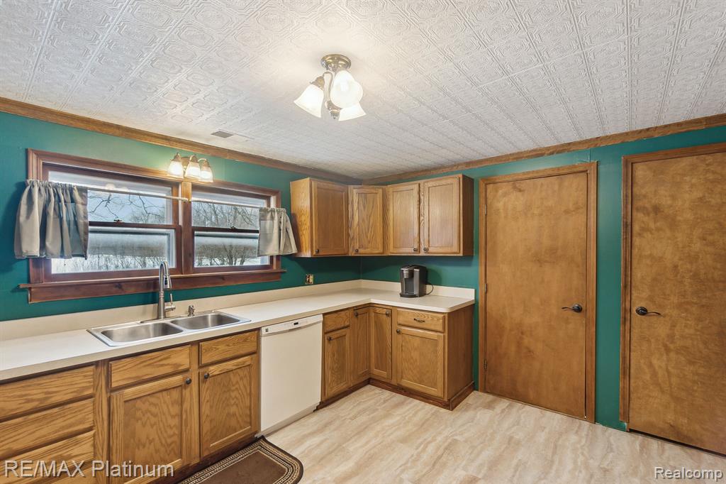 7366 W ALLEN Road, Fowlerville, MI 48836 — Photo 14