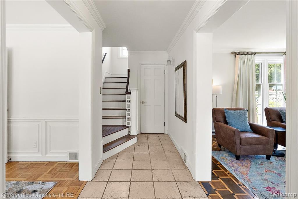 73 Meadow Lane, Grosse Pointe Farms, MI 48236 — Photo 11
