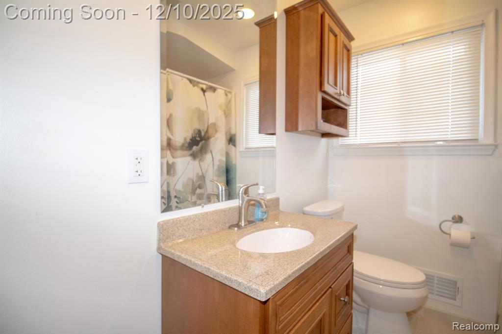 8225 N Hubbard Street, Westland, MI — Photo 22