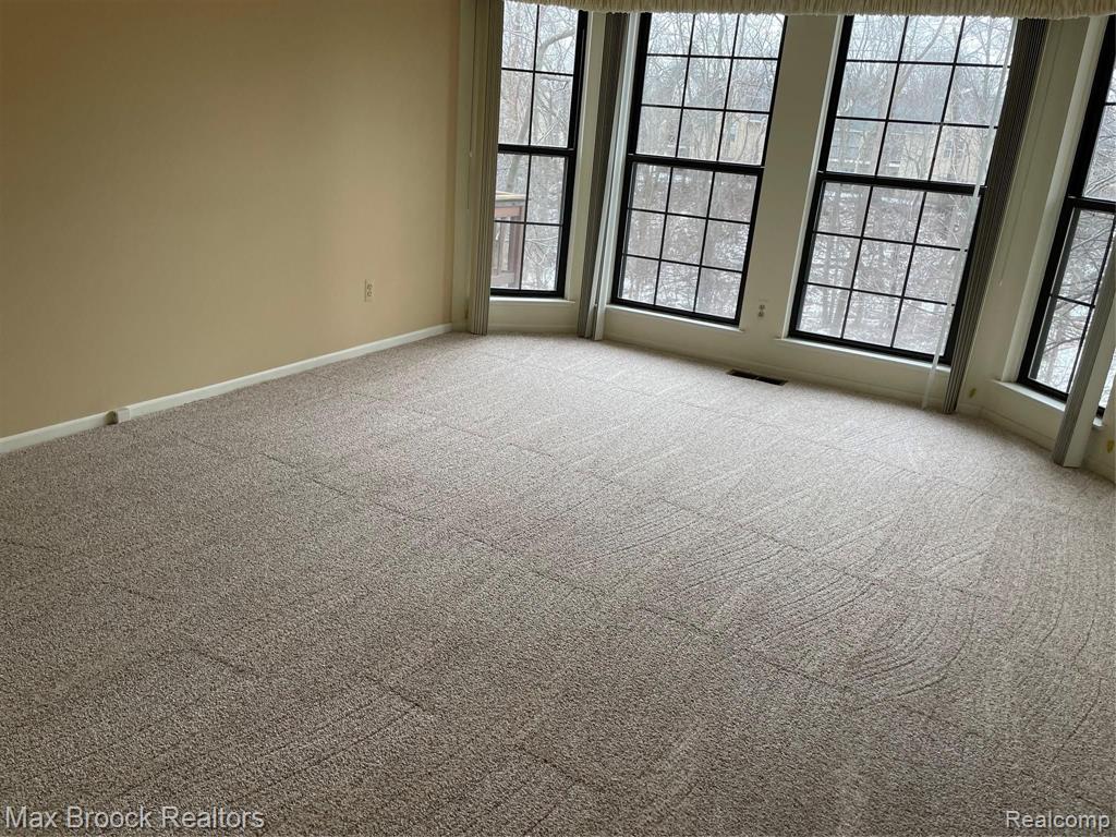 7352 MEADOWRIDGE Circle, West Bloomfield, MI — Photo 20