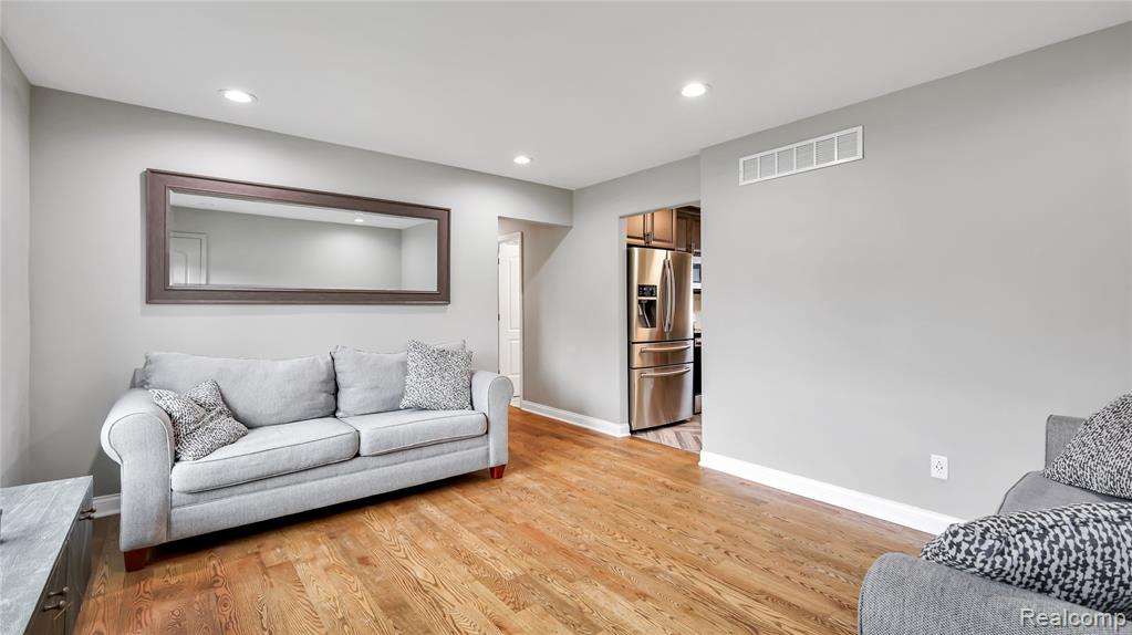 40444 Harmon Drive, Sterling Heights, MI 48310 — Photo 4