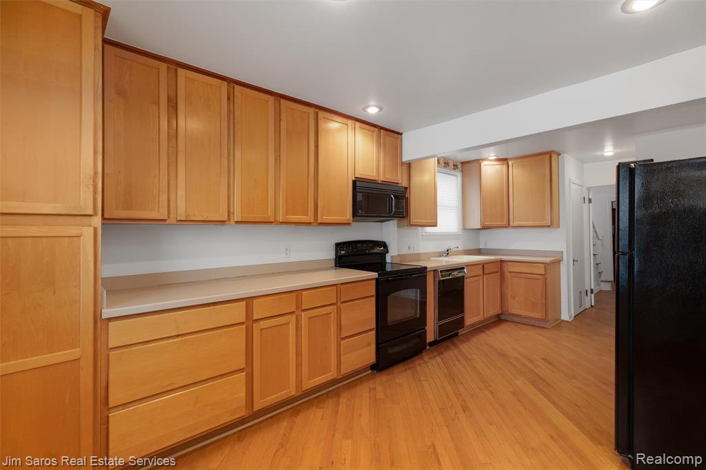 1328 Lakepointe Street, Grosse Pointe Park, MI 48230 — Photo 7