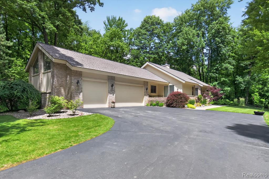 5388 Hartland Road, Fenton, MI 48430 — Photo 71