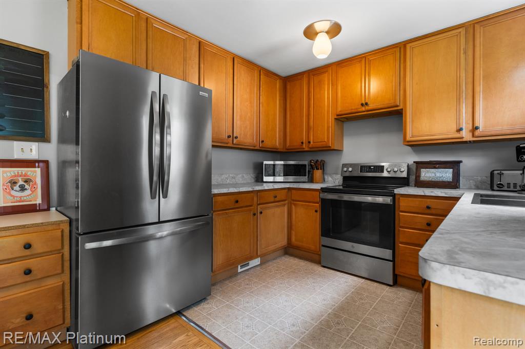 6 Salem Court, Ann Arbor, MI 48104 — Photo 13