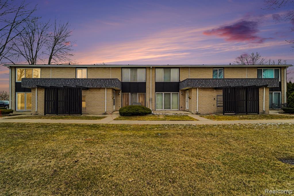8691 Kennedy Circle, Unit #4, Warren, MI 48093 — front exterior
