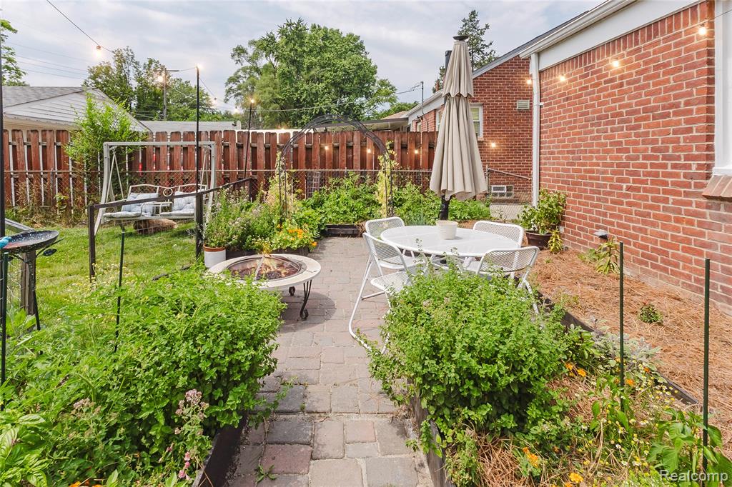 437 Normandy Road, Royal Oak, MI 48073 — Photo 32