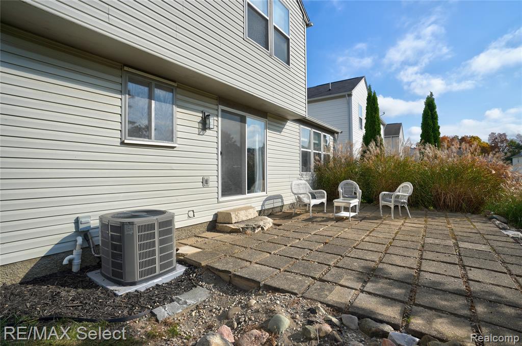 5199 Meadow Crest Circle, Holly, MI 48442 — Photo 4