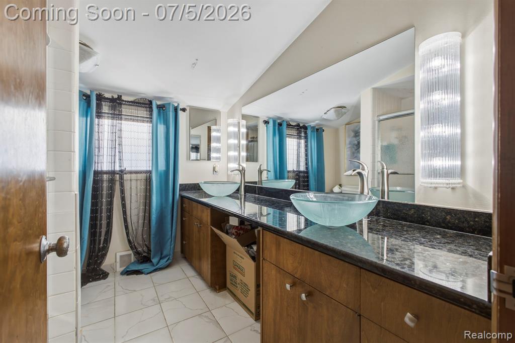 46 W Breitmeyer Place, Mount Clemens, MI 48043 — Photo 20