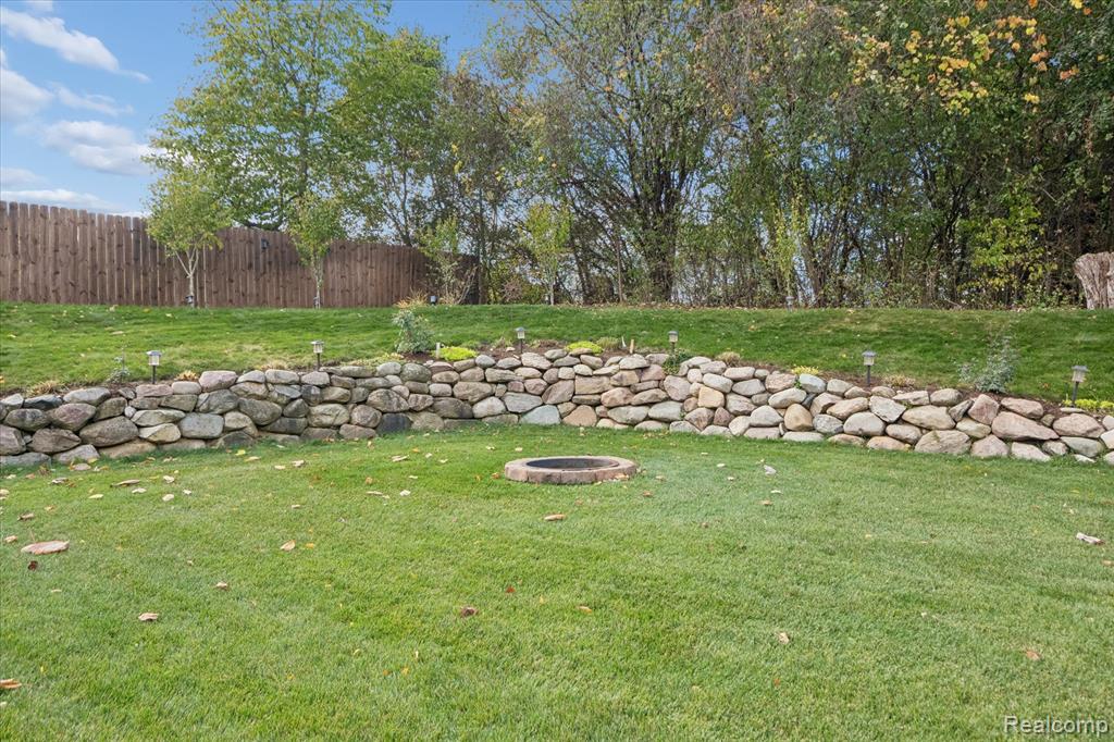 7799 Rampart Trail, Waterford, MI 48327 — Photo 38