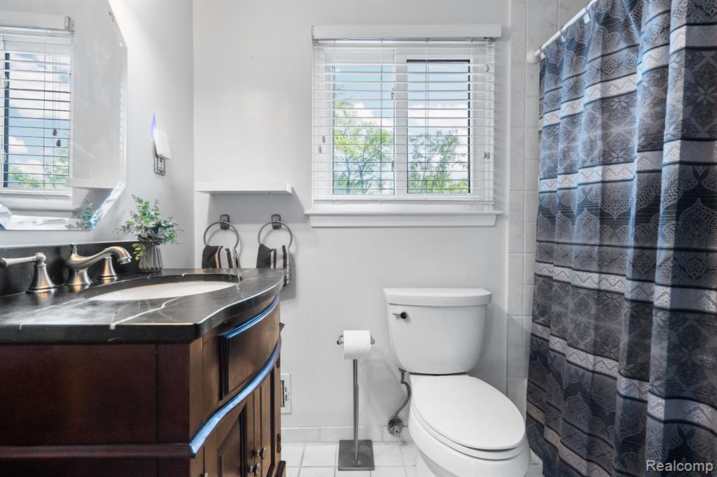 10065 Hart Avenue, Huntington Woods, MI — Photo 28