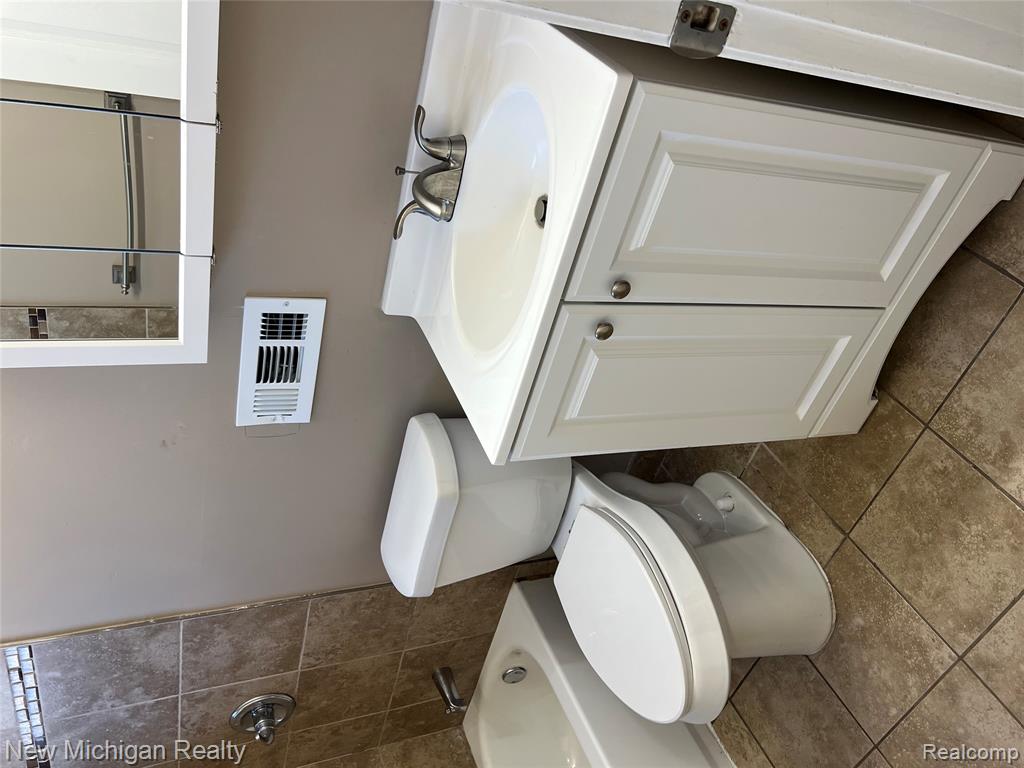 7431 Anna Avenue, Warren, MI 48092 — Photo 10