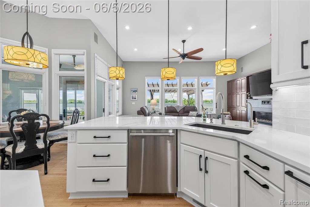 18124 Meridian Road, Grosse Ile, MI 48138 — Photo 21