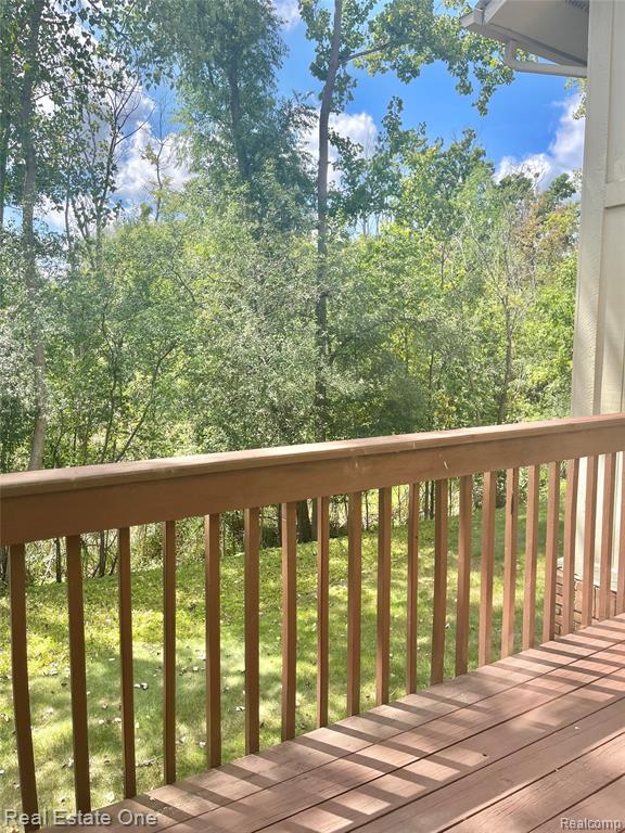 5521 WALNUT Circle W, West Bloomfield, MI — Photo 20